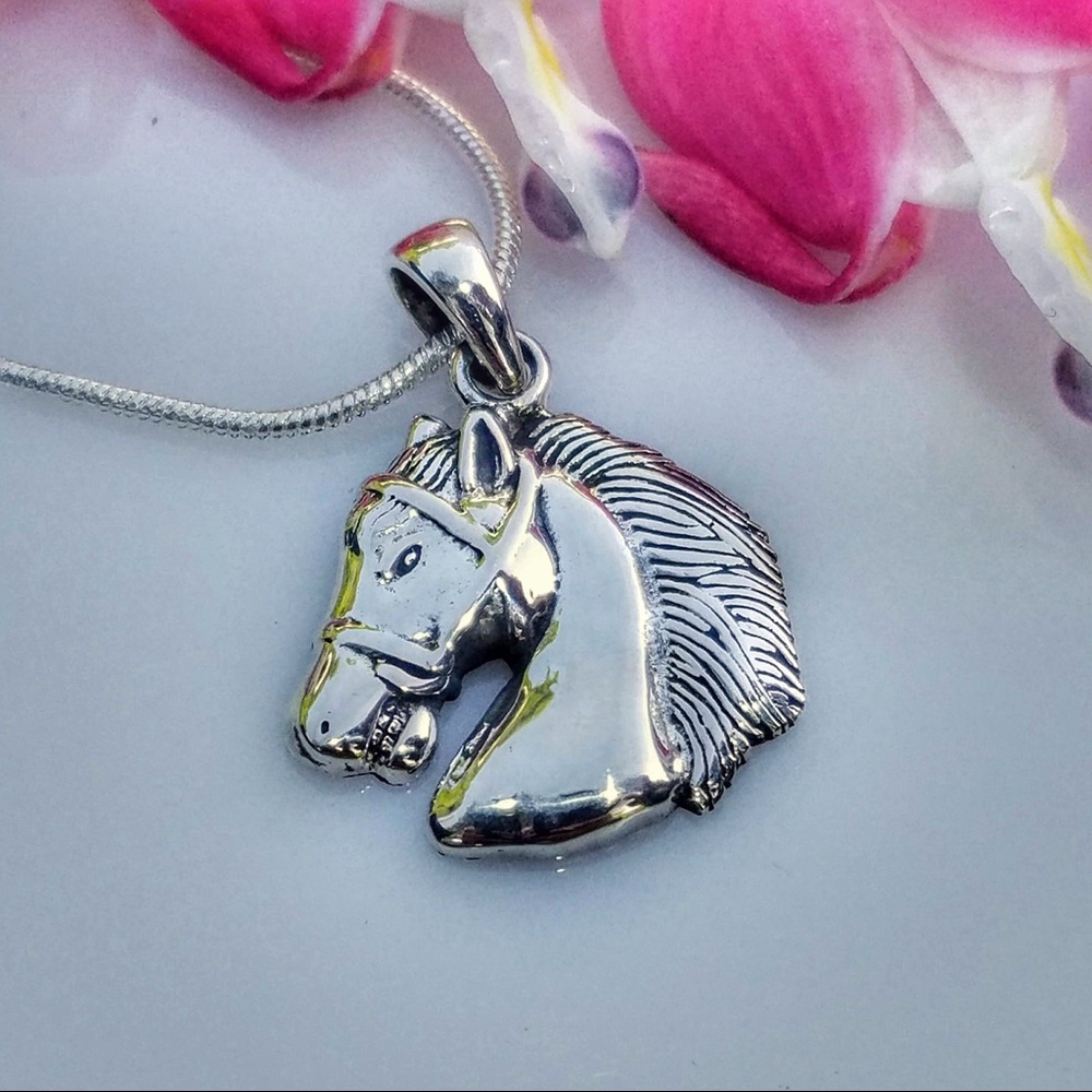 🆕💥Sterling Silver Horse W/Flowing Mane Necklace
